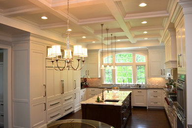 Inspiration for a timeless kitchen remodel in New York