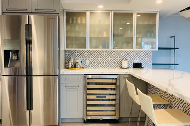 Example of a trendy kitchen design in Los Angeles