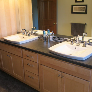 NE Grand Rapids Transitional Guest & Master Baths