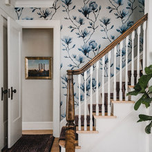 Entryway/staircase