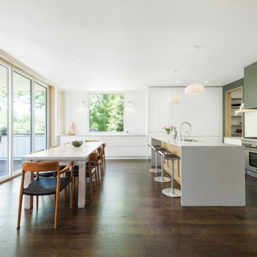 Light-Filled Great Room Opens Effortlessly to the Outdoors Using NanaWall Glass