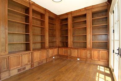 Inspiration for a transitional home office remodel in Toronto