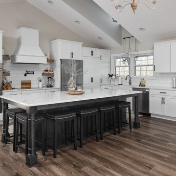 Modern Elements and Traditional Style Blend for a Striking Contrast