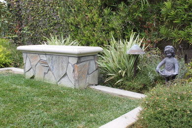 Design ideas for a traditional landscaping in Orange County.