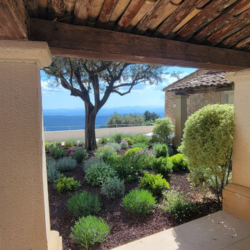 Tourtour - un jardin dans le ciel