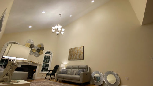 Vaulted Ceilings Wall Decor Ideas, How To Decorate A Living Room Wall With Vaulted Ceilings