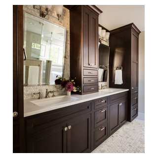 Bellevue Farmhouse - Transitional - Bathroom - Seattle - by RW Anderson ...