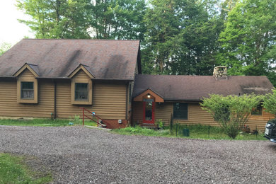 Mid-sized mountain style home design photo in DC Metro