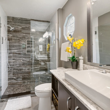Modern Bathroom in Massillon