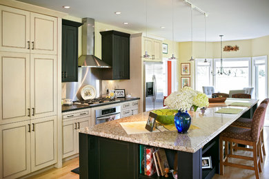 Trendy kitchen photo in Grand Rapids
