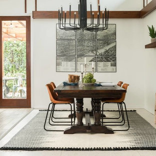 オースティンのコンテンポラリースタイルのLDKの画像 (白い壁)