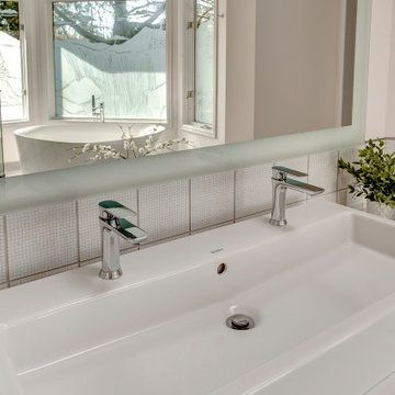 Beautiful Bellevue Bath