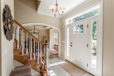 Example of a classic home design design in New York