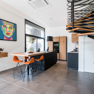 Aménagement cuisine noir et bois Lyon 8