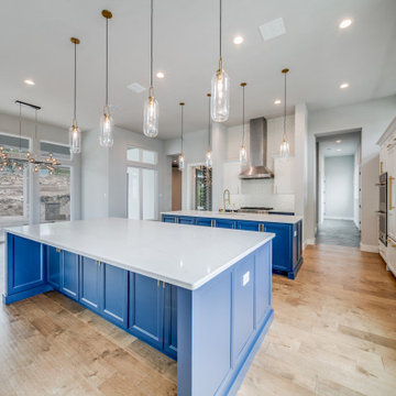 Modern: 4,950 ft², 4 BR/4 BA/2 ST