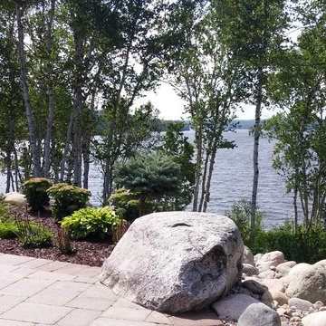 Lakefront landsacping