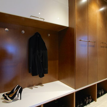 Modern Family Room & Mudroom