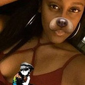 Nikki Ells billede