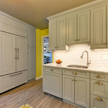 Cheerful condo kitchen