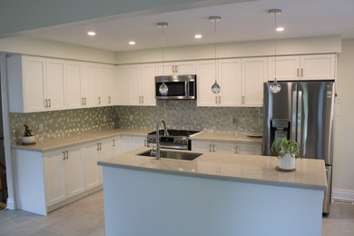 Inspiration for a modern kitchen remodel in Toronto