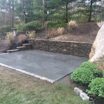 Retainer walls - pizza oven - patio