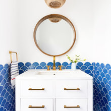 Pool Bath: Tile
