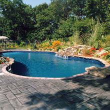 Exterior/Pool/Landscaping