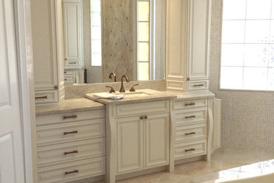 Example of a transitional bathroom design in Miami