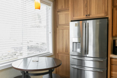 Example of a classic kitchen design in Portland