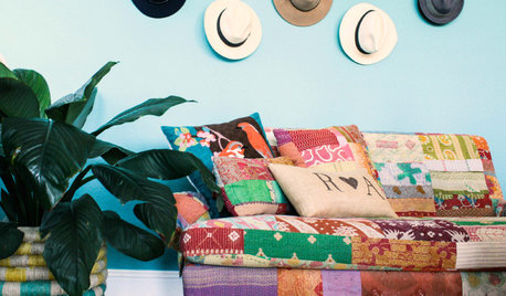 Styling: How to Create an Artistic Wall Display
