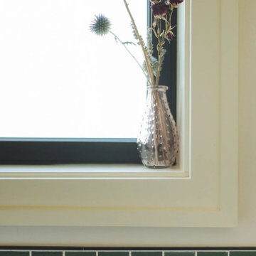 Max Lowe: Starling Matte & 4" Hexagon Bathroom
