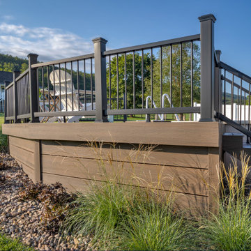 Poolside Trex Deck with Matching Railing – Ladson, SC