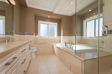 Example of a bathroom design in Vancouver