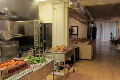 Example of an urban kitchen design in San Francisco
