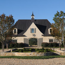 carriage house/barn