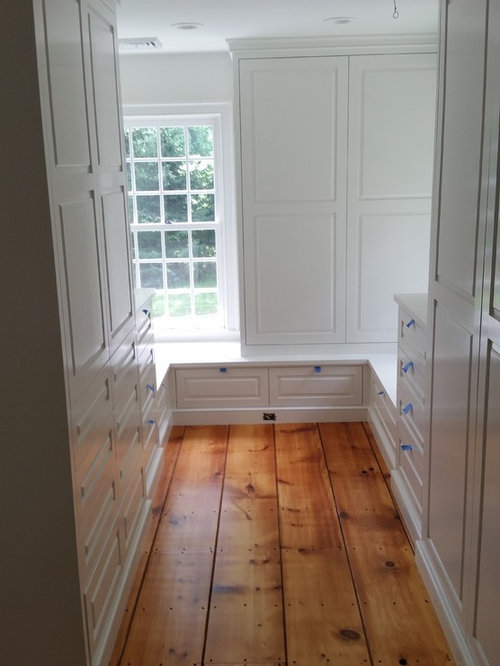 Farmhouse Closet Design Ideas, Remodels & Photos