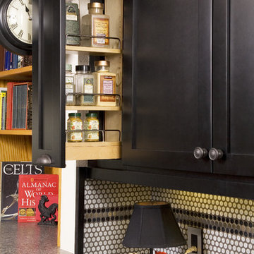 Gentleman's Kitchen - Pull-out spice cabinet