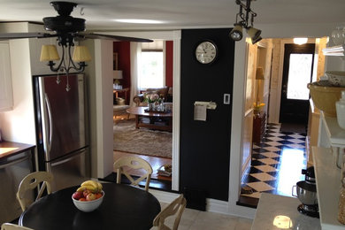Example of an eclectic kitchen design in Toronto