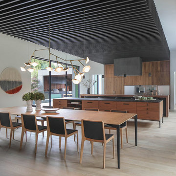 Taula House: A Study in Balance