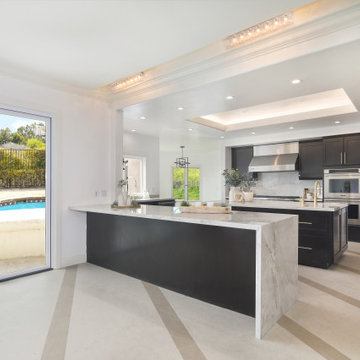 Traditional Meets Elegant Family Kitchen