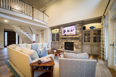 Family room - traditional family room idea in Philadelphia