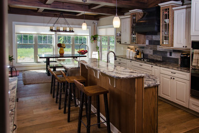 Example of a classic kitchen design in New York