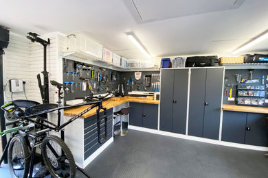 This is an example of a modern garage in Hampshire.