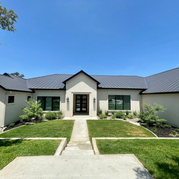 Transitional: 5,087 ft², 5 BR/5.5 BA/1 ST