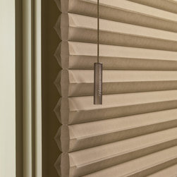 Hunter Douglas Alustra&reg; - Cellular Shades