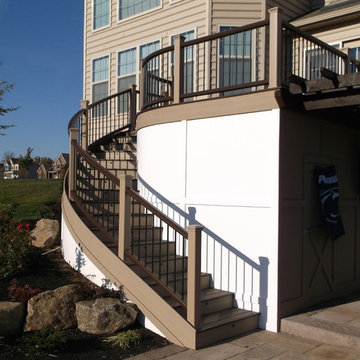 Custom Trex Curved Deck Railing Design