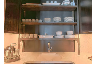 Inspiration for a contemporary kitchen remodel in Milwaukee