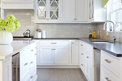 Inspiration for a timeless kitchen remodel in New York