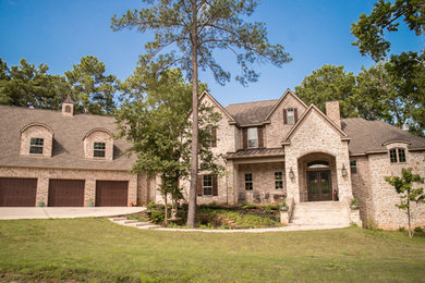 Traditional exterior home idea in Houston