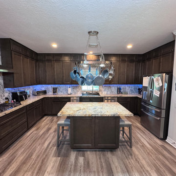 Contemporary KItchen Remodeling in Tomaball